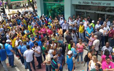 agu_servidores_11_setembro_sindipublicos_es.jpg