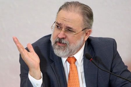 augusto_aras_robertojaymeTSE.jpg