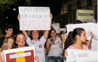 escola_castelo_capa_mirely_valani.jpg