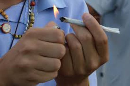 Jovens_Drogas_CAPSi_Agencia_Brasil.jpg