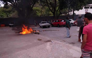 protesto_pescadores_prainha_foto_leitor.jpg