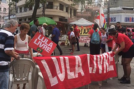 lulalivre_vitortaveira.jpg