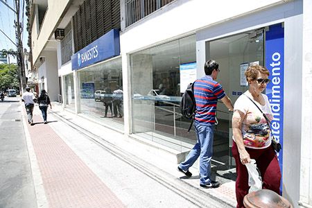 Protesto_Contra_Fechamento_Banestes_GracianoNeves_Sindibancarios.jpg