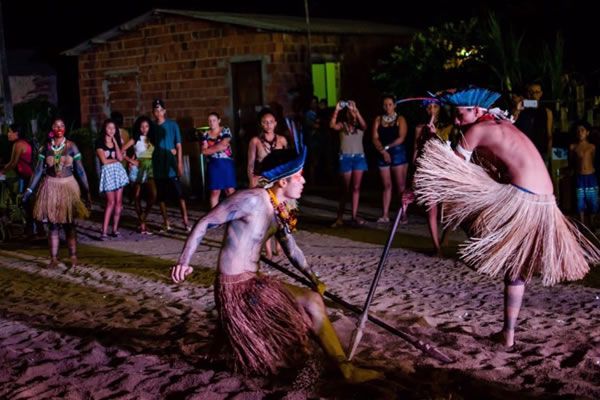 noiteculturaindigena_dois_phfotos.jpg