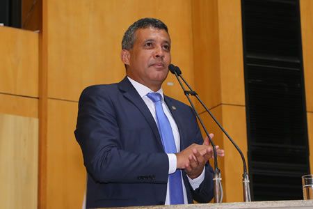 alexandrequintino_deputado_tatibeling_ales.jpg