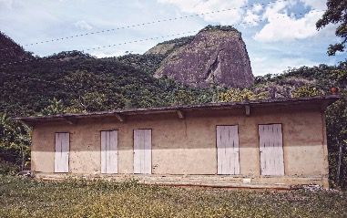 pedra_ema_burarama_divulgacao_teobaldo_morto_romeu_exilado.jpg