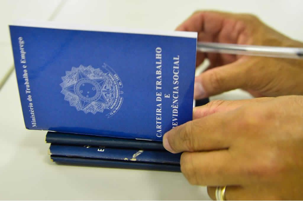 carteiradetrabalho_marcellocasal_ABr.jpg