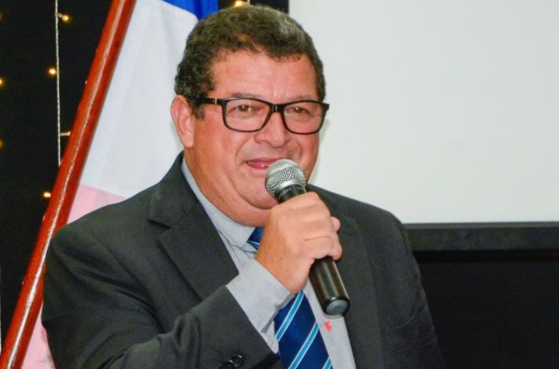 tininhobatista_prefeitomarataizes_facebook.jpg