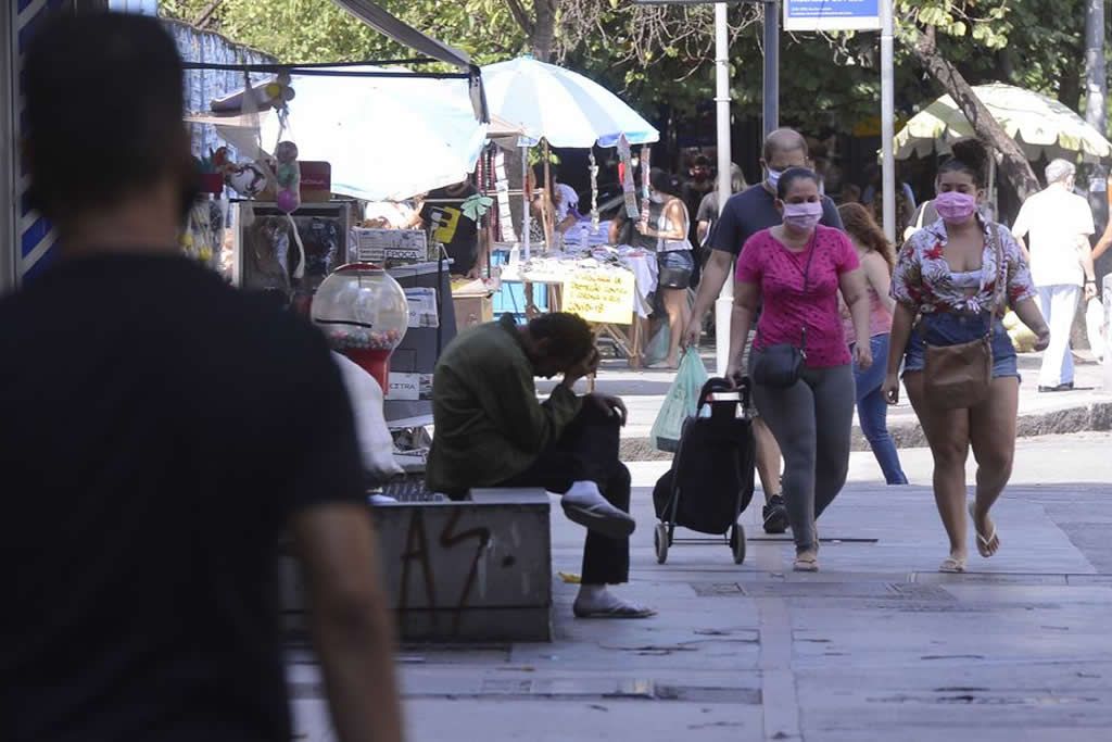 pessoas_rua_mascara_tomaz_silva_agencia_brasi_20200815-134552_1.jpg