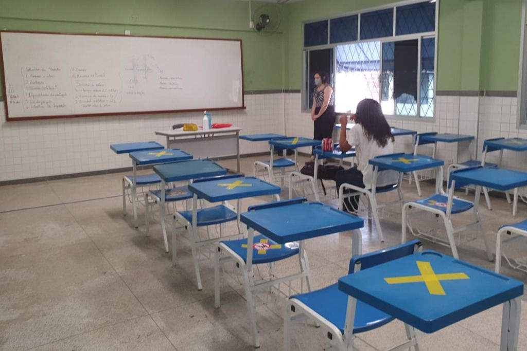 escola_vazia_retorno_presencial_assopaes.jpeg