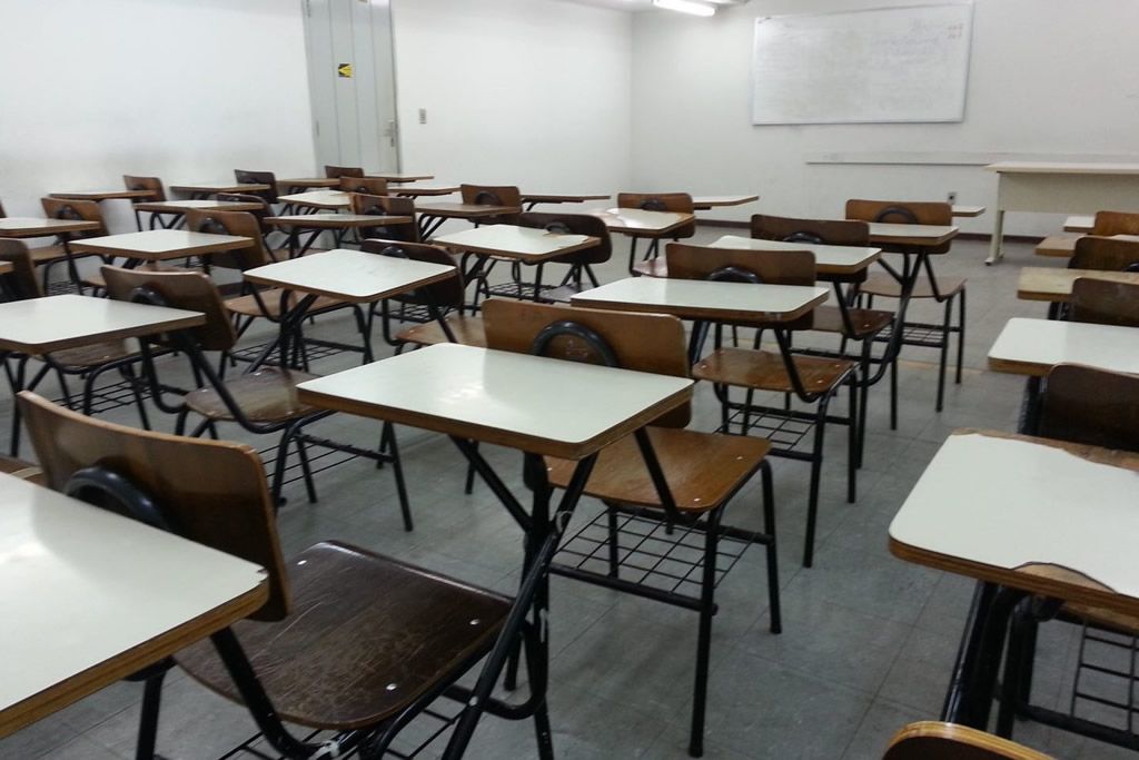 sala_de_aula_vazia_agencia_brasil.jpg