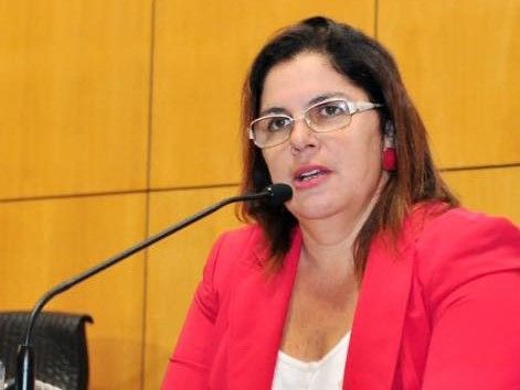 lucia_dornellas_creditosAles.jpg
