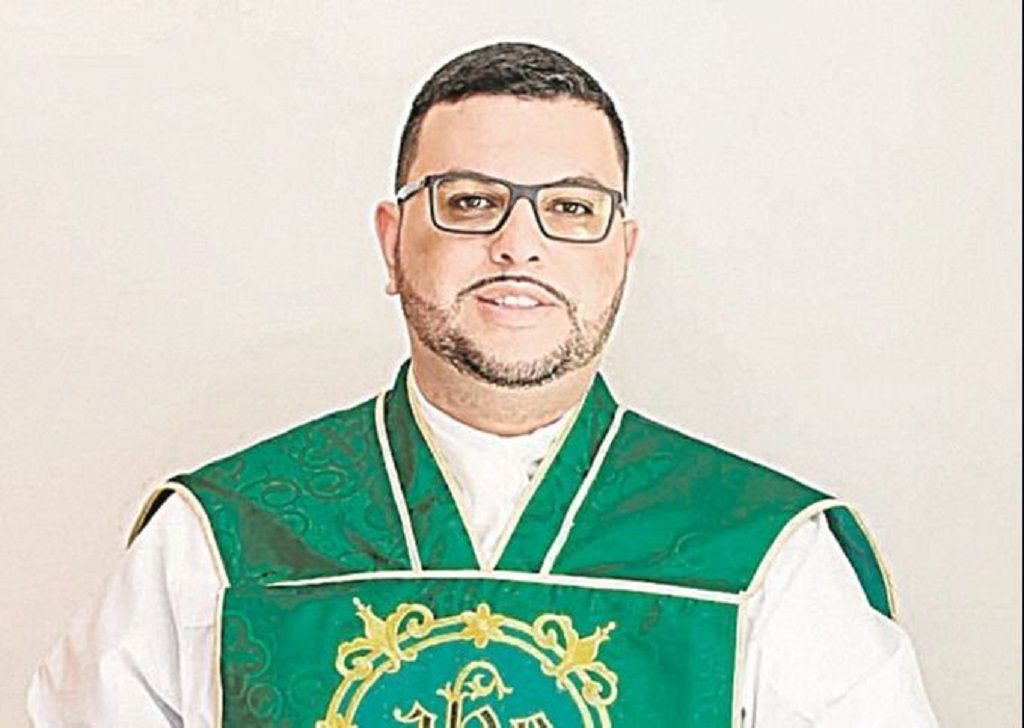 padre_kleber_CreditosAves.jpg