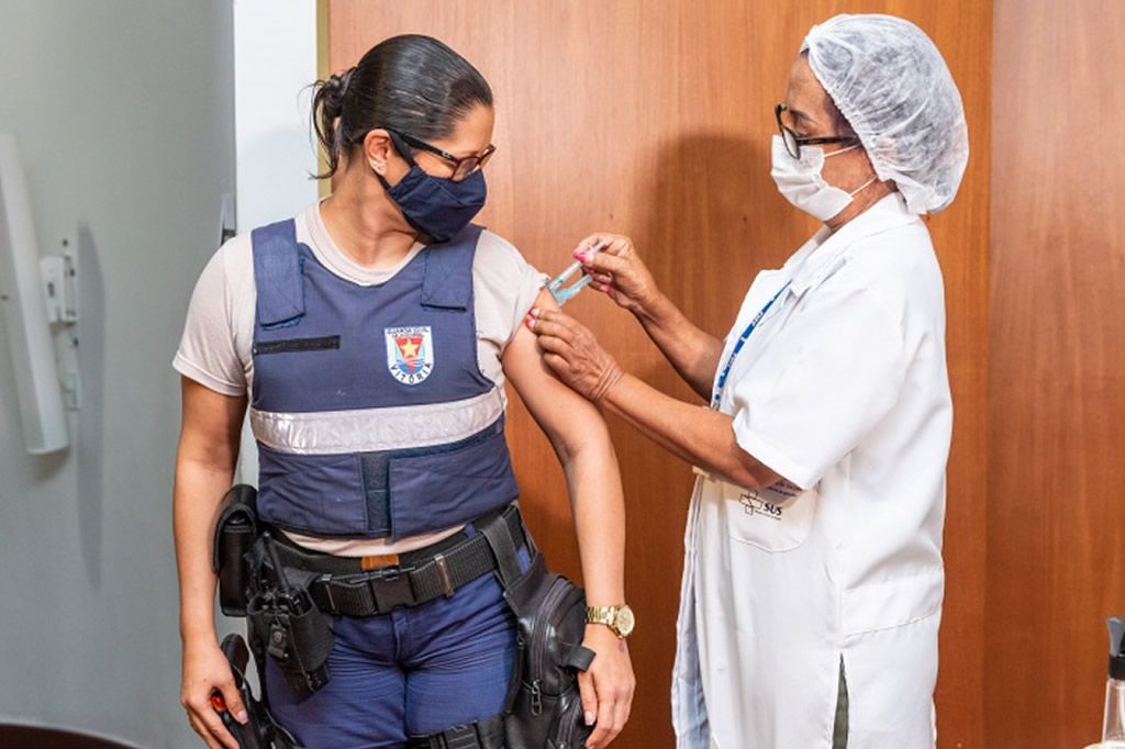 vacina_seguranca_Jansen_Lube_PMV.jpg