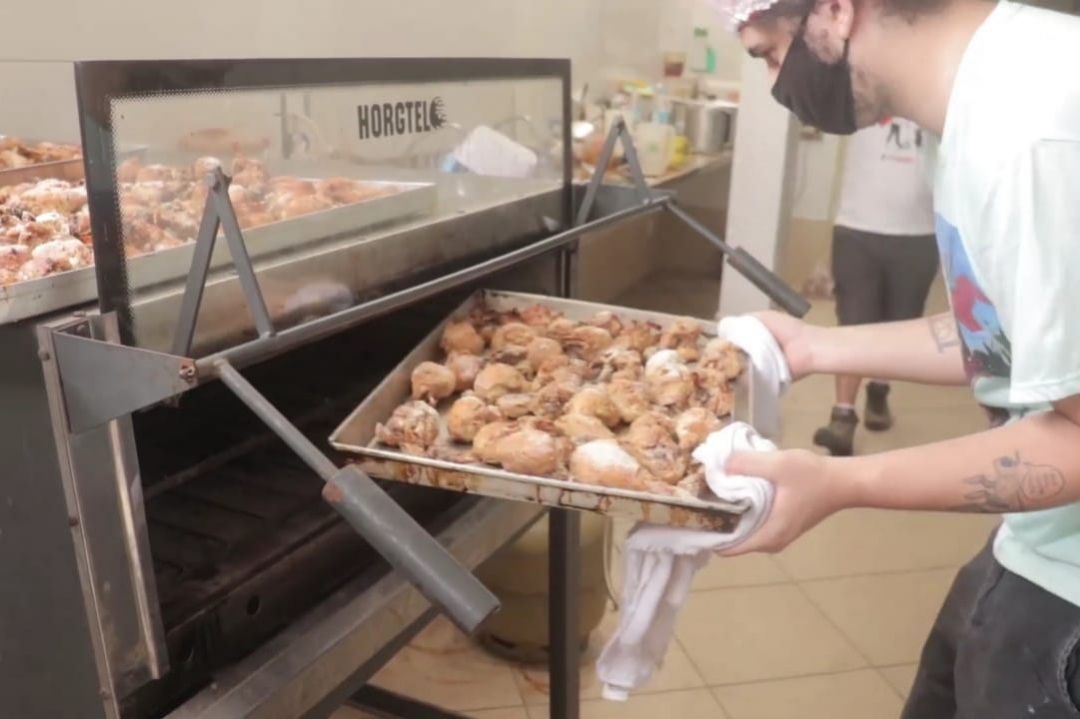 cozinha_solidaria_peu_magalhaes.jpg