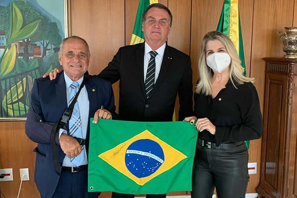 manato_bolsonaro_soraya_redesociais.jpg
