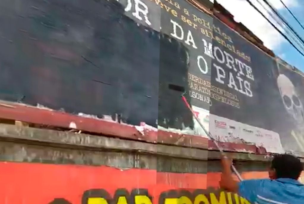 painel_morte_pichado_reproducao.jpeg