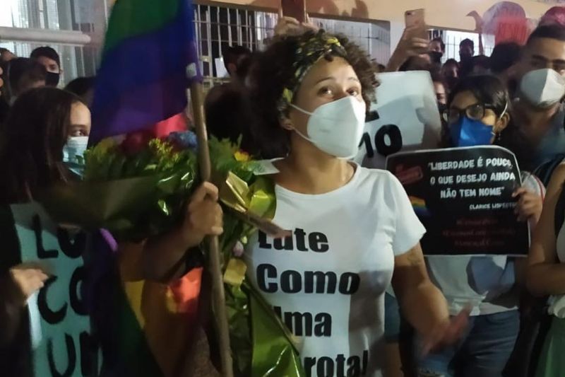 prof_rafaella_foto_facebook_camila_valadao.jpg