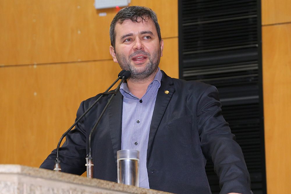 nesio_fernandes_CreditosAles.jpg