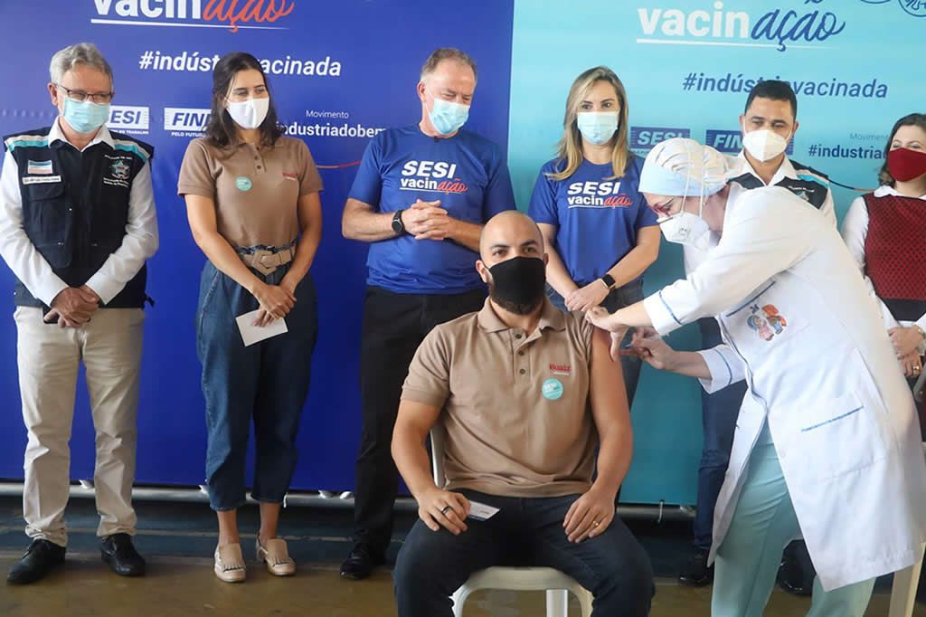 vacina_industriais_heliofilho_secom.jpg