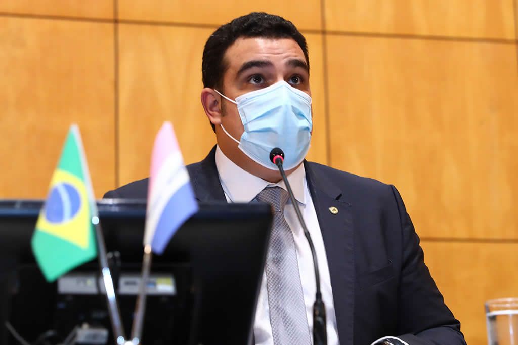 erickmusso_9_ellencampanharo_ales.jpg
