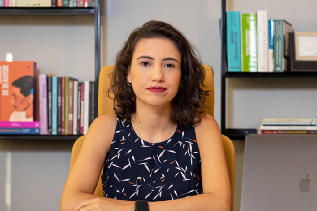 renatabravo_advogada_alexgolvea.jpg