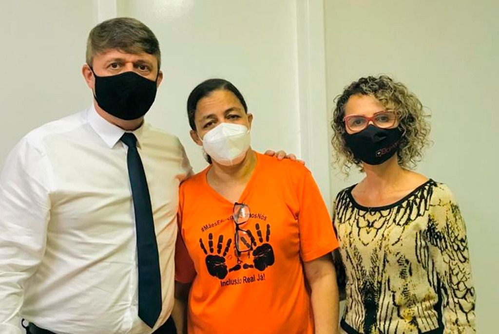 rodrigo_caldeira_lucinha_elcimar_coletivo_maes_Eficientes.jpeg