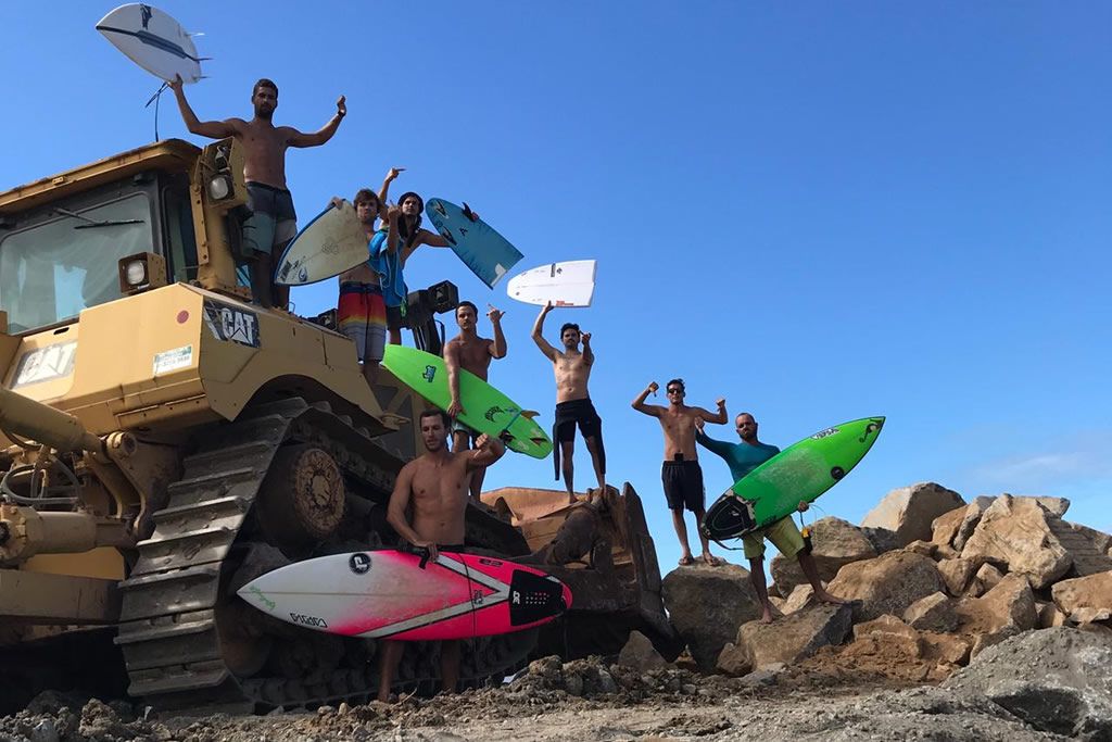 surfistas_trator_temporadea_azul.jpg