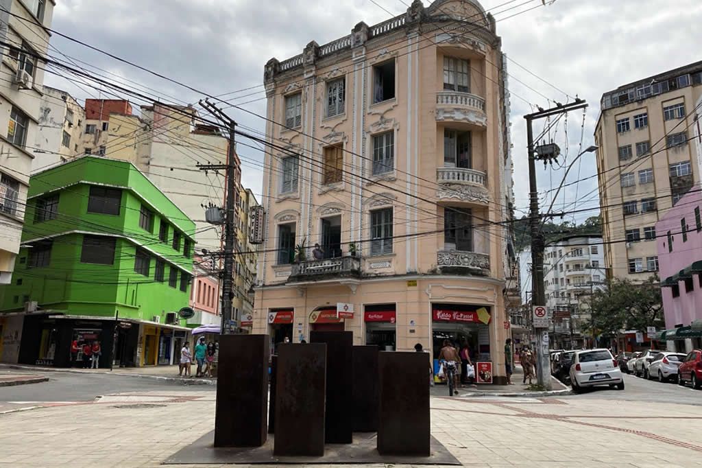 triplex_memorial_centro_leosa.jpg