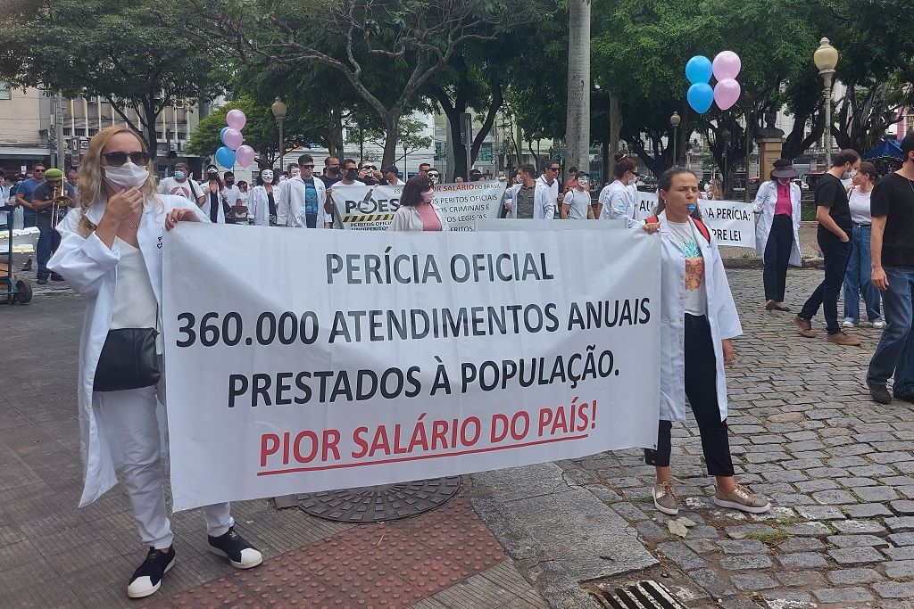 protesto_pericia_FotoElaineDalGobbo.jpg