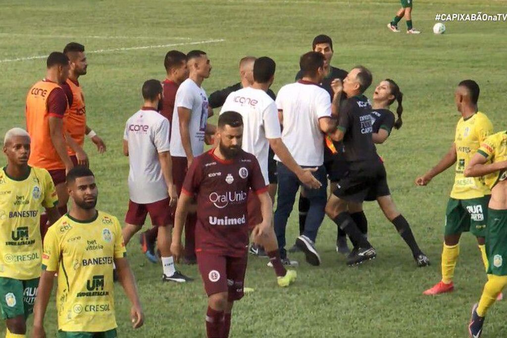 cabecada_bandeirinha.jpg