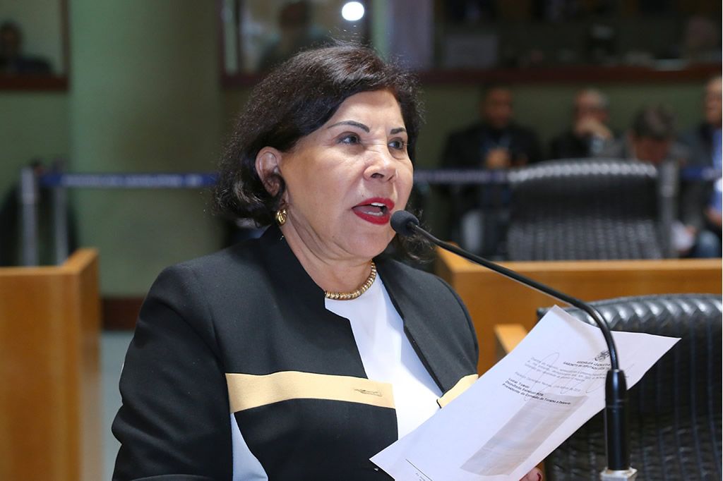 luziatoledo_tatibeling_ales.jpg