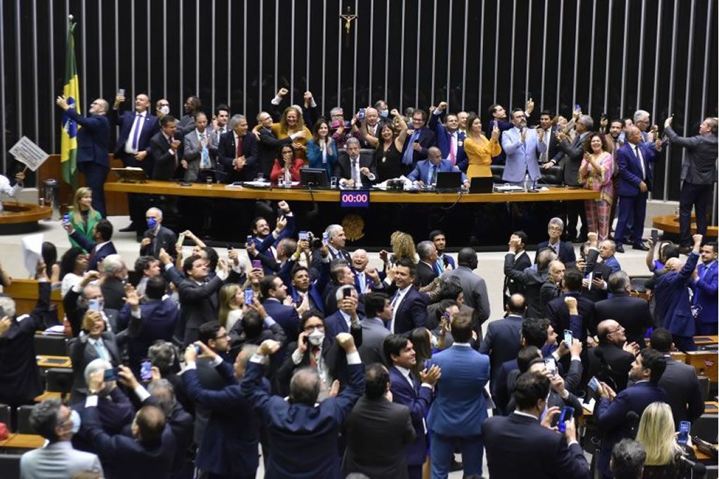 aprovacaopisoenfermagem_camara_paulosergio_Camara.jpg