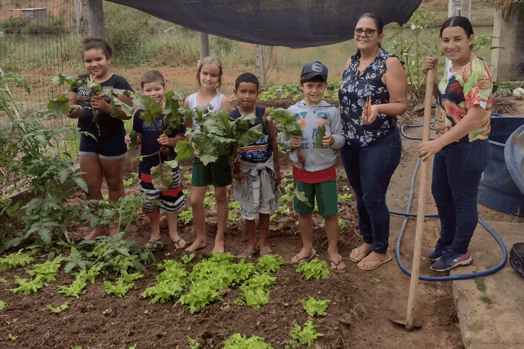 eeuef_valdivino_grooner_horta_redes-sociais.gif