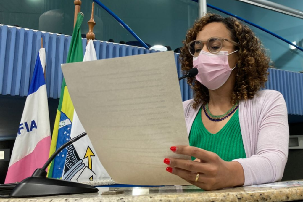 camilavaladao.png