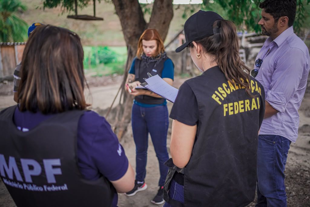 mulheres_equipe_trabalho_escravo_acervo_operacao_resgate_2.jpg