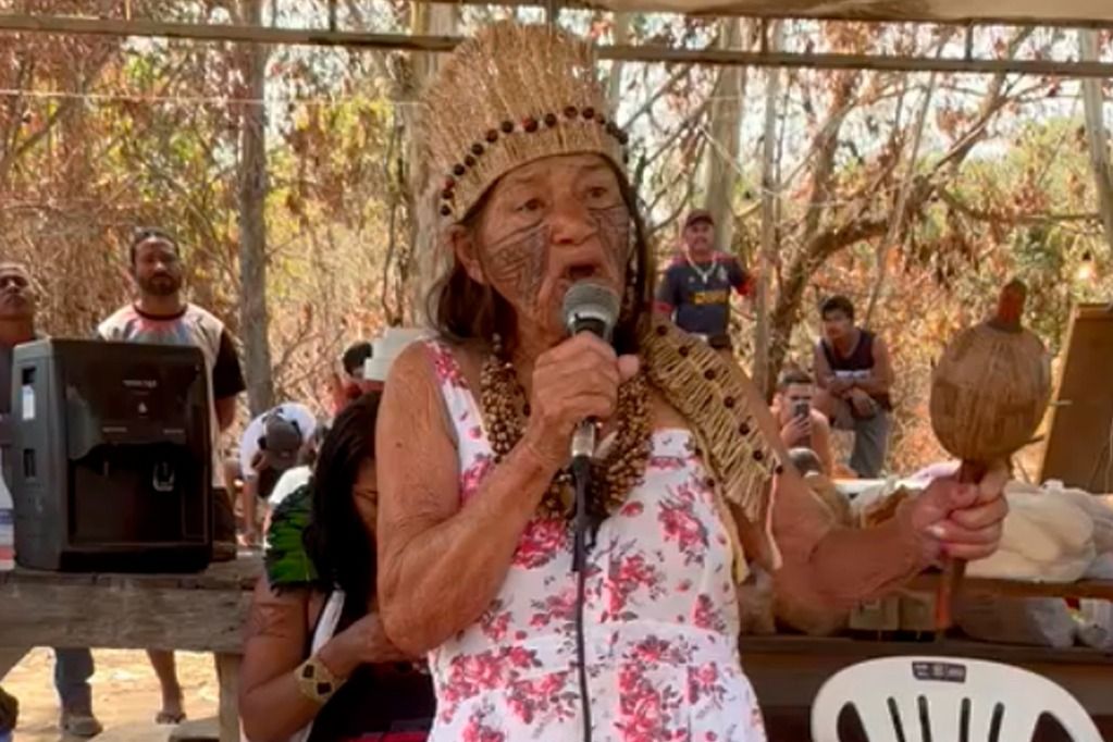 dona_helena_ocuapacao_trilhos_reproducao.jpeg