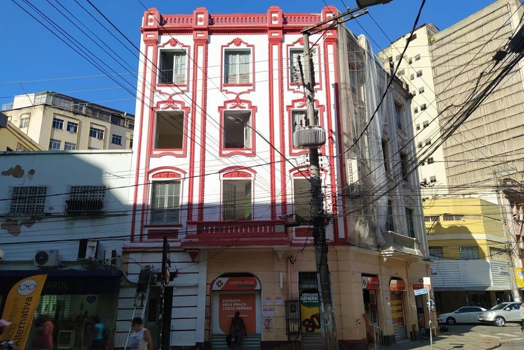 triplex_vermelho_FotoVitorTaveira.jpg