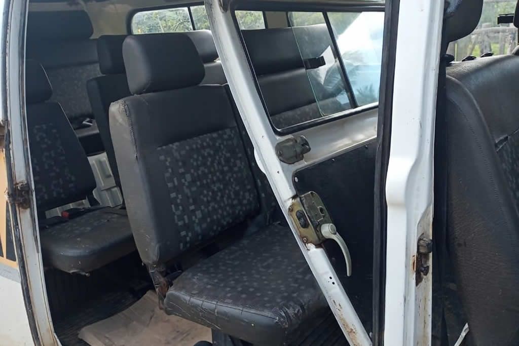 carro_sem_porta_transporte_escolar_quilombola.jpg