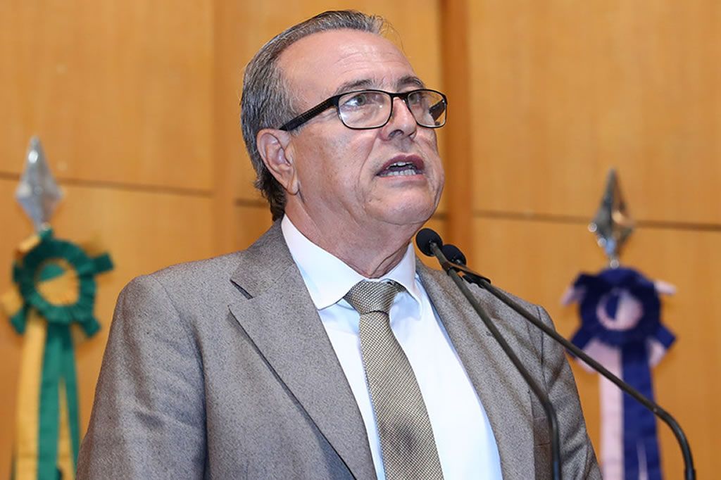 emiliomameri_tatibeling_ales.jpg