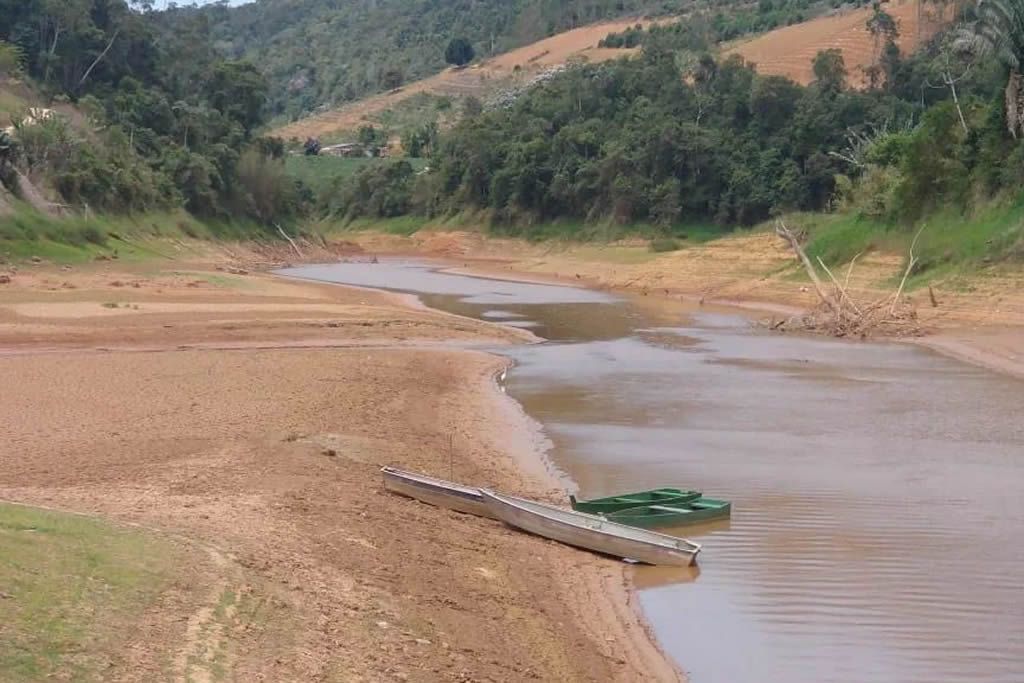 rio_santa_maria_barragem_rio_bonito_barquinho_facebook.jpg