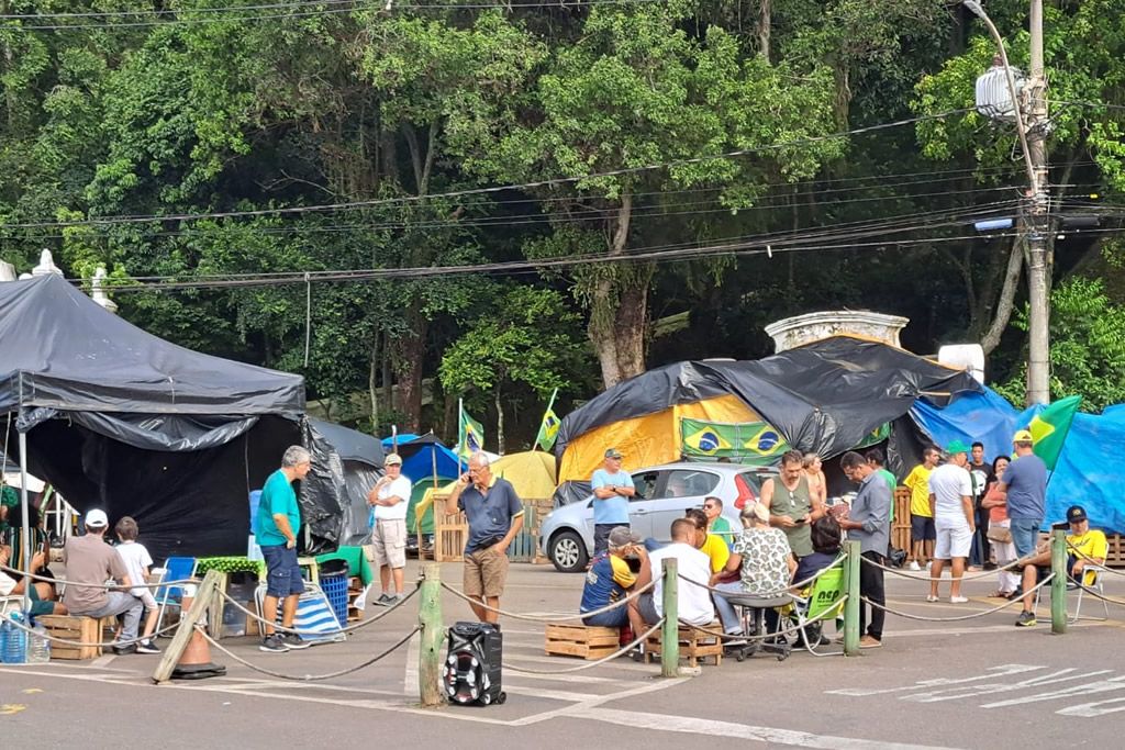 novo_acampamento_golpista_prainha_3_foto_do_leitor.jpg