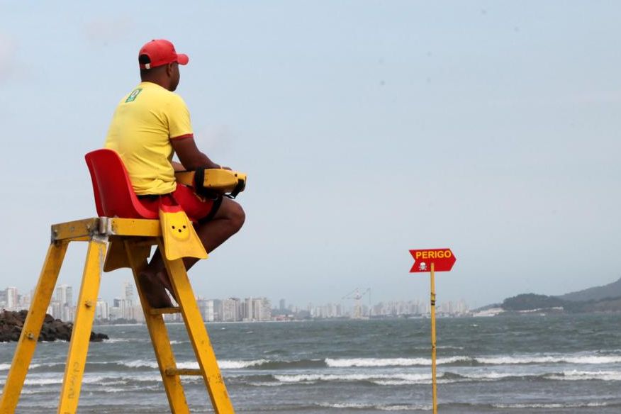 salva_vidas_prefeitura_santos_sp.jpg
