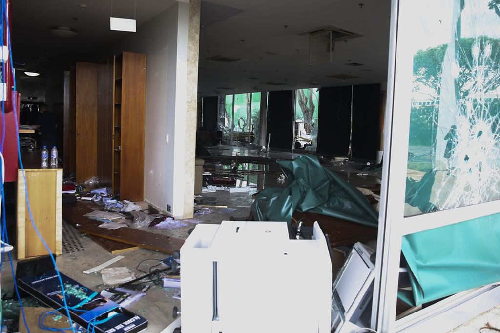 8janeiro_depredacao_valtercampanato_abr.jpg