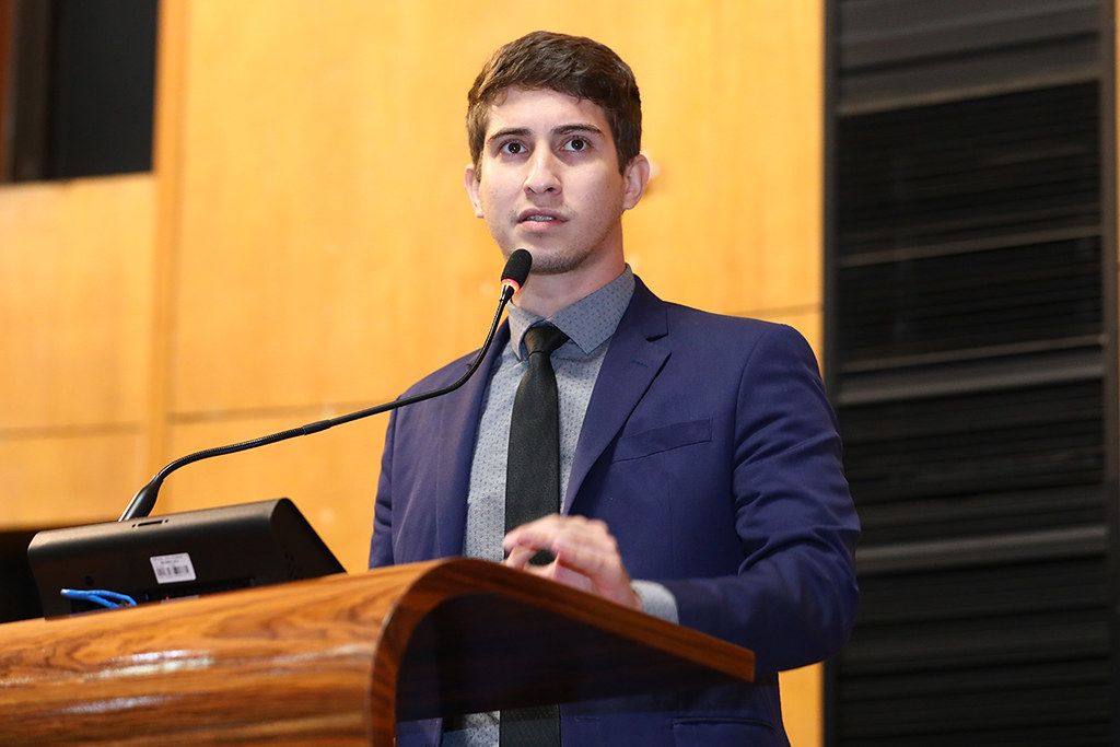 lucaspolese_plenario_lucasscosta_ales.jpg