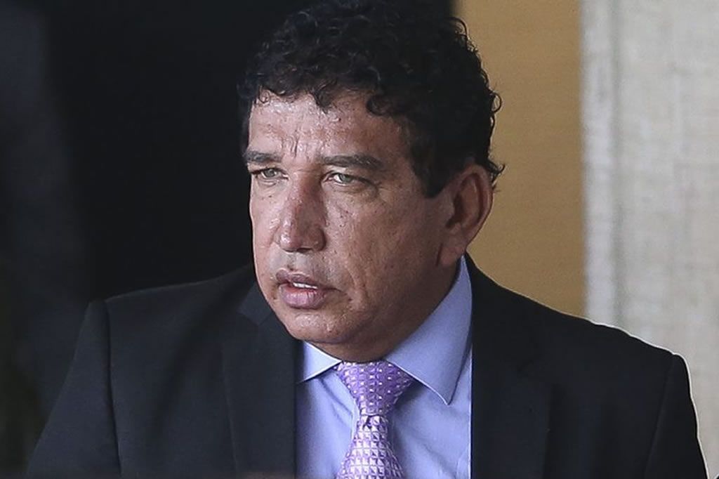 senador_magno_valtercampanato_abr.jpg