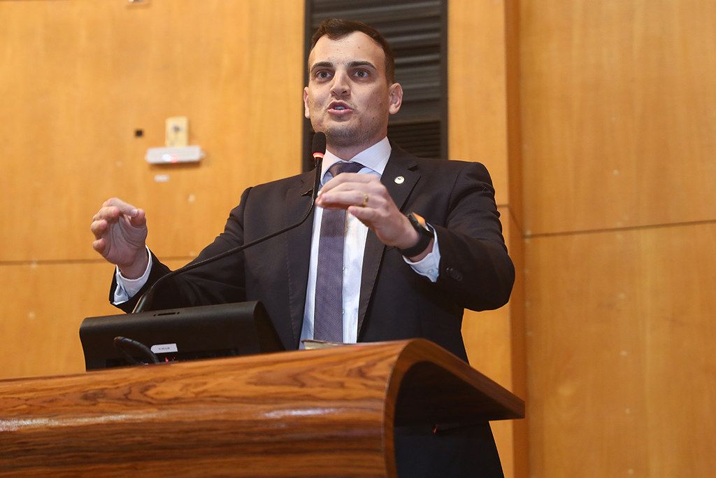 alcantaro_deputado_plenario_lucasscosta_ales.jpg