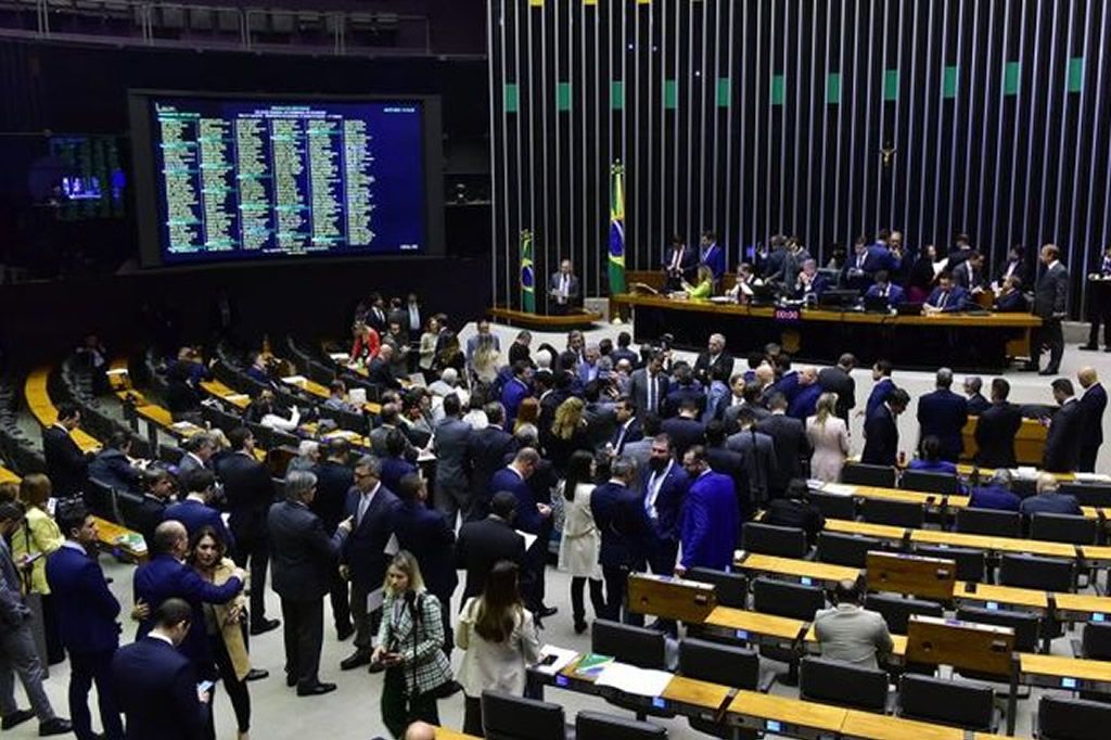 camara_plenario_reforma_agenciacamara.jpg