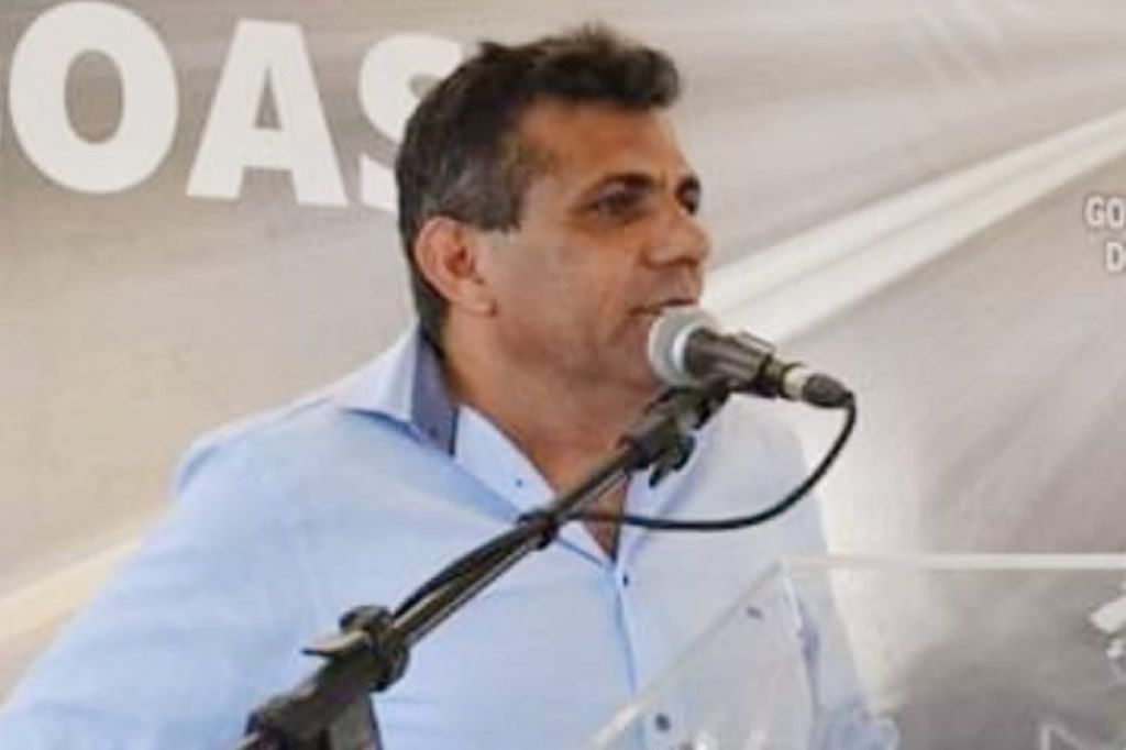 arnobiopinheiro_pinheiros_redessociais.jpg