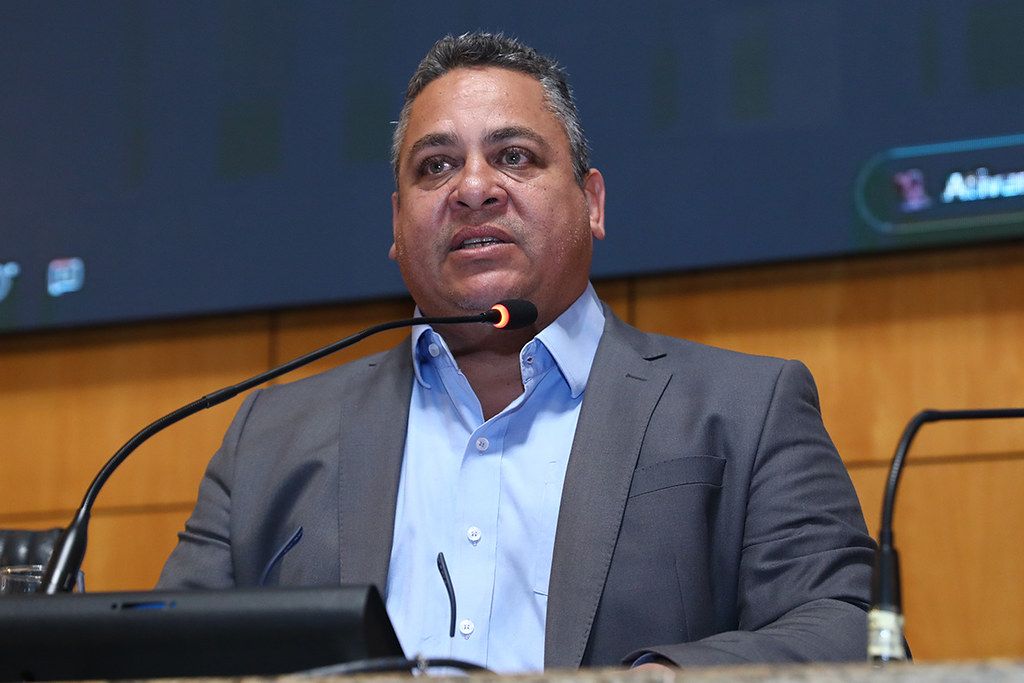 Rafael_Pacheco_FotoEllenCampanharo_Ales.jpg